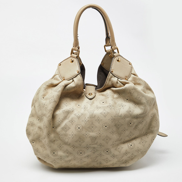 LOUIS VUITTON Beige Monogram Mahina Leather Surya XL Bag - Picture 4 of 8